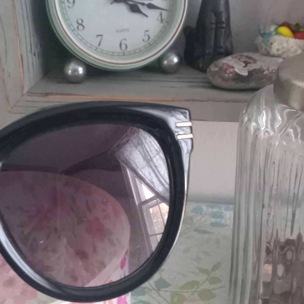 Black Cat Eye Sunglasses - Picture 3 of 5